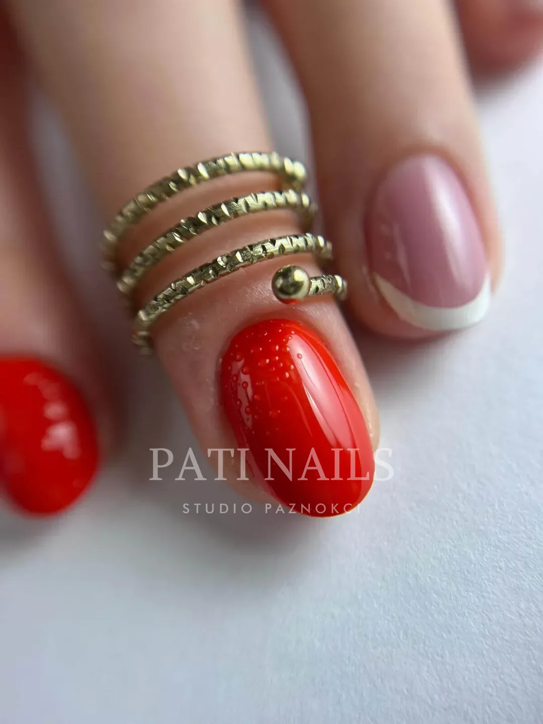 Manicure hybrydowy — realizacja PATI NAILS Studio Paznokci