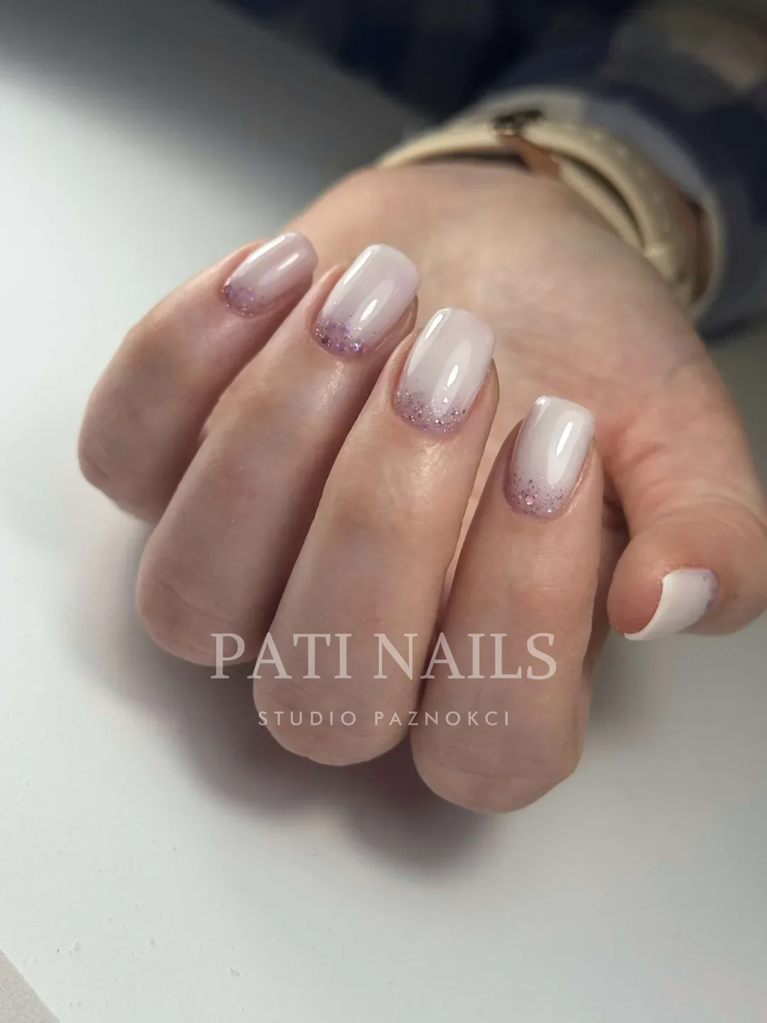 Manicure hybrydowy — realizacja PATI NAILS Studio Paznokci