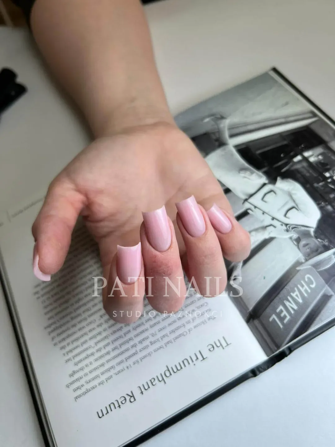 Stylizacja żelowa — realizacja PATI NAILS Studio Paznokci