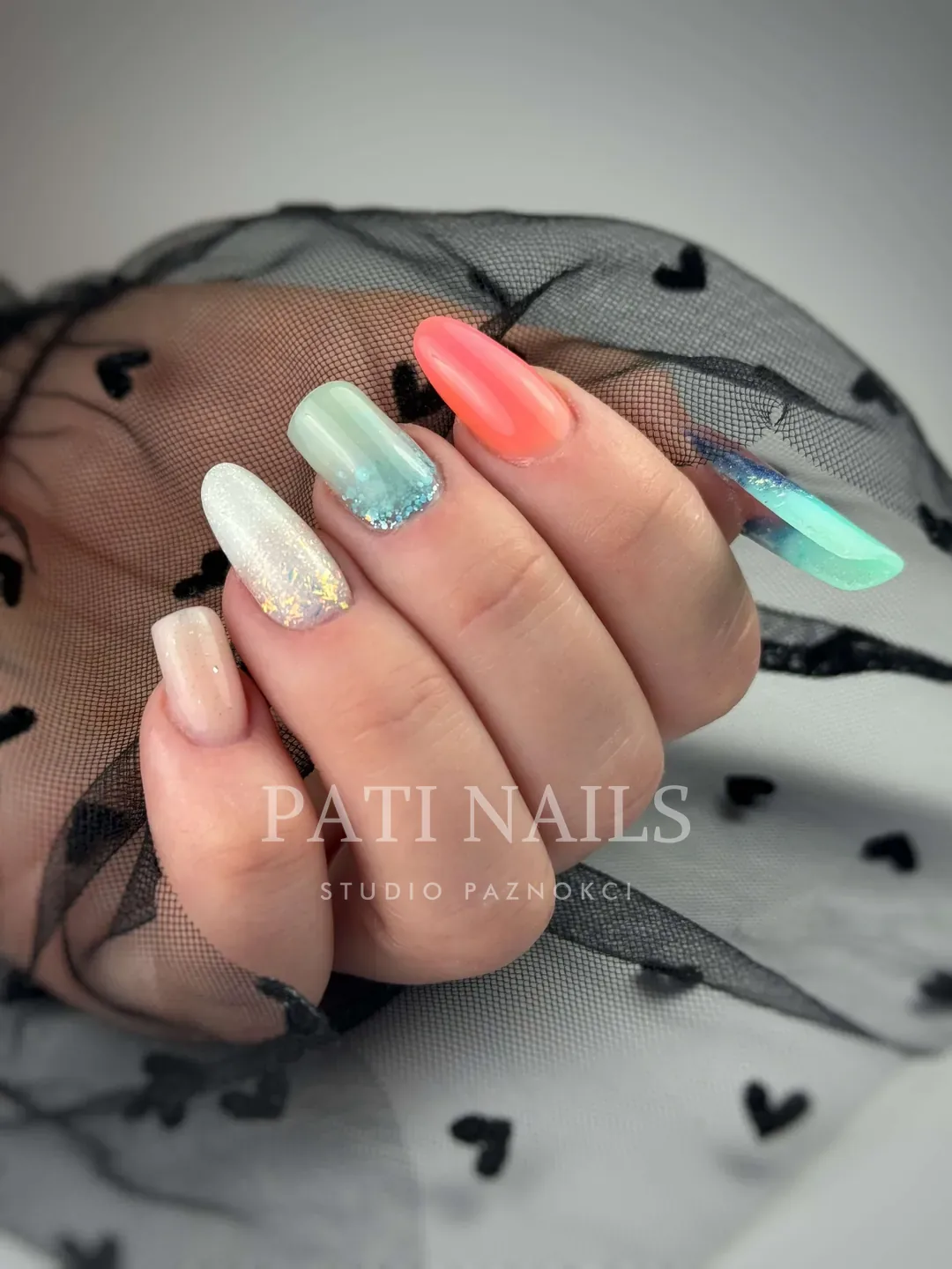 Stylizacja żelowa — realizacja PATI NAILS Studio Paznokci