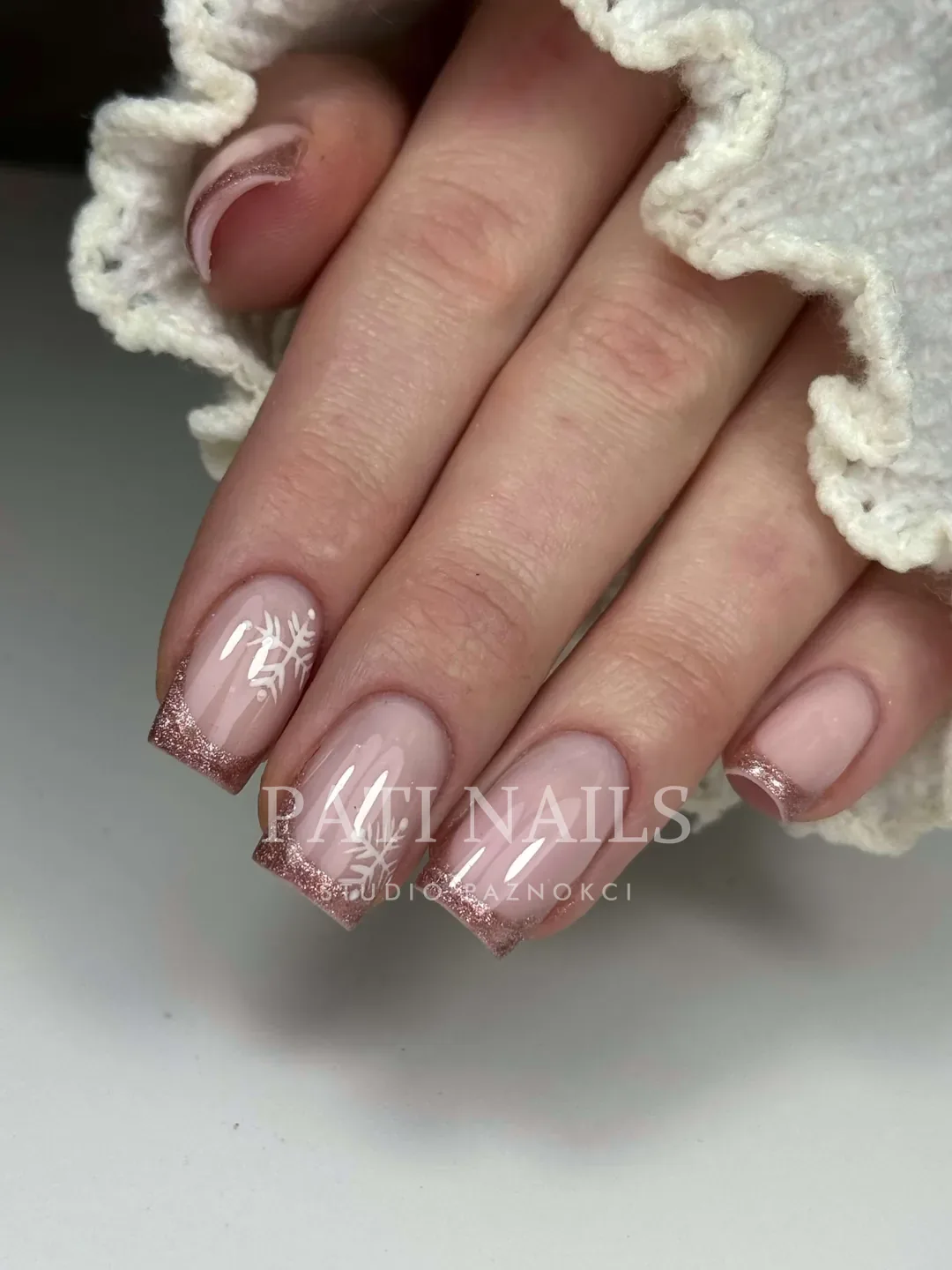 Dodatkowe zdobienia — realizacja PATI NAILS Studio Paznokci