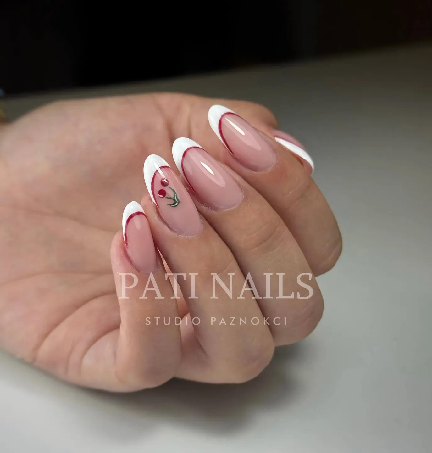 Dodatkowe zdobienia — realizacja PATI NAILS Studio Paznokci