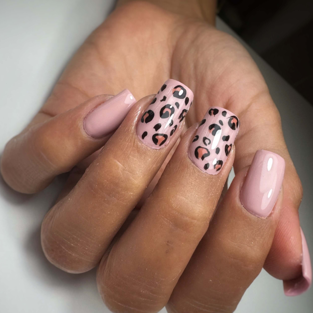 Dodatkowe zdobienia — realizacja PATI NAILS Studio Paznokci
