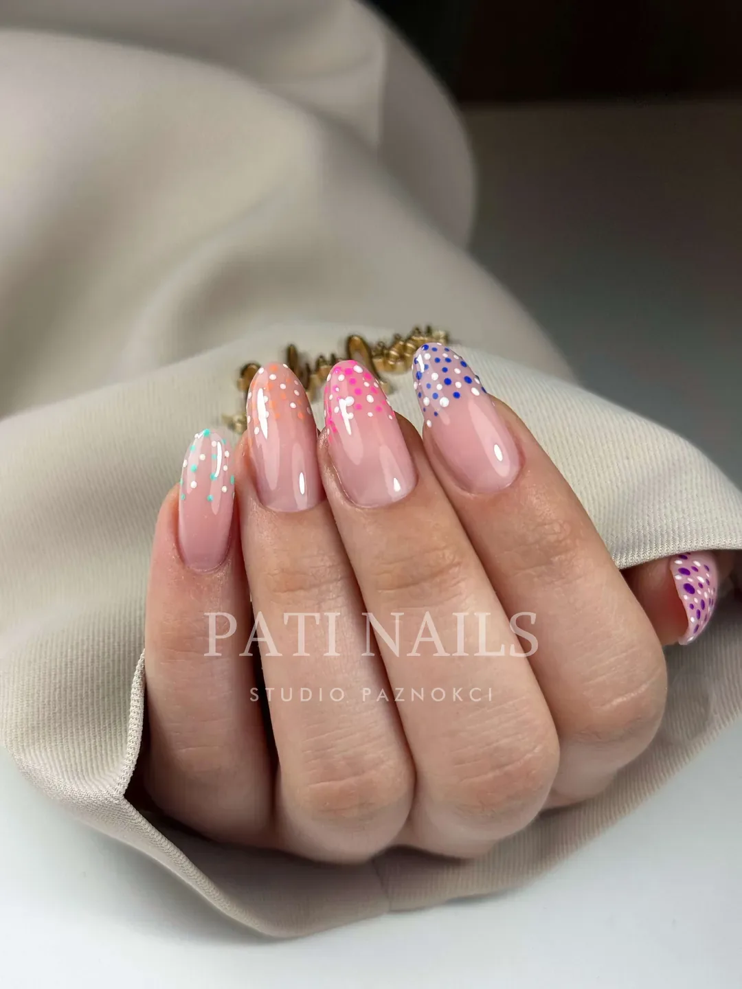 Dodatkowe zdobienia — realizacja PATI NAILS Studio Paznokci