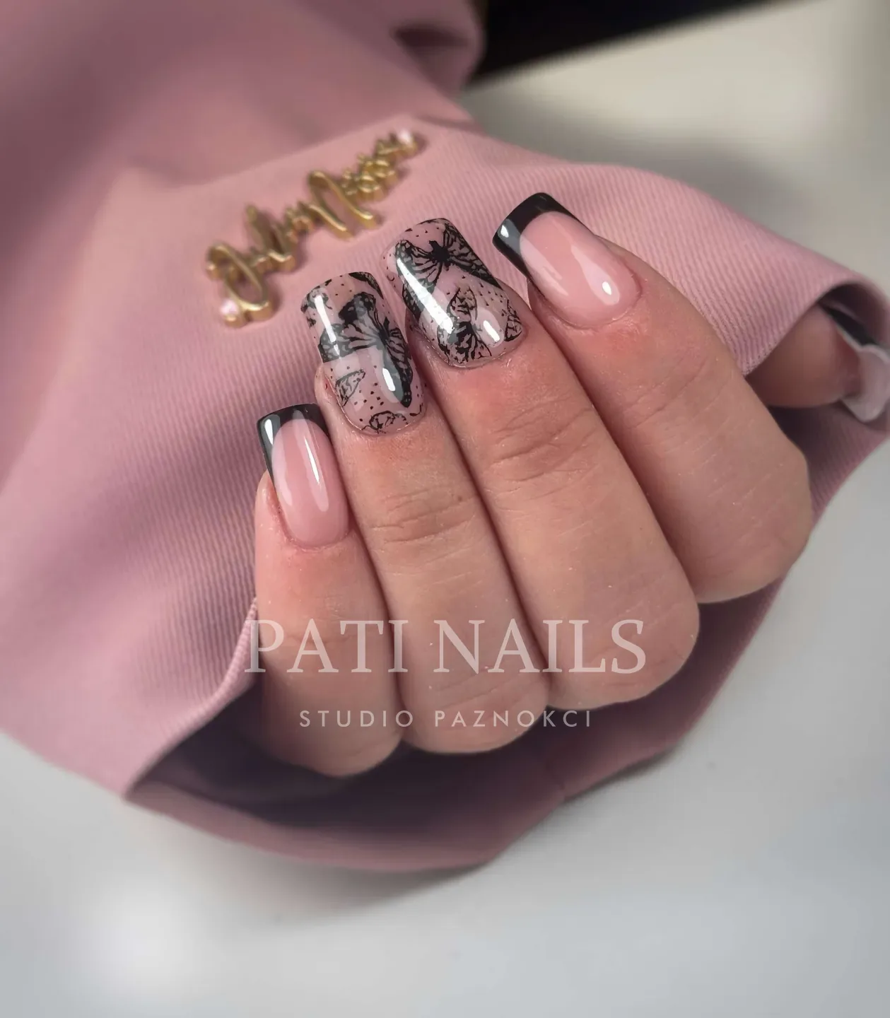 Dodatkowe zdobienia — realizacja PATI NAILS Studio Paznokci